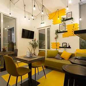 z-one-hostel.hotelslviv.net/